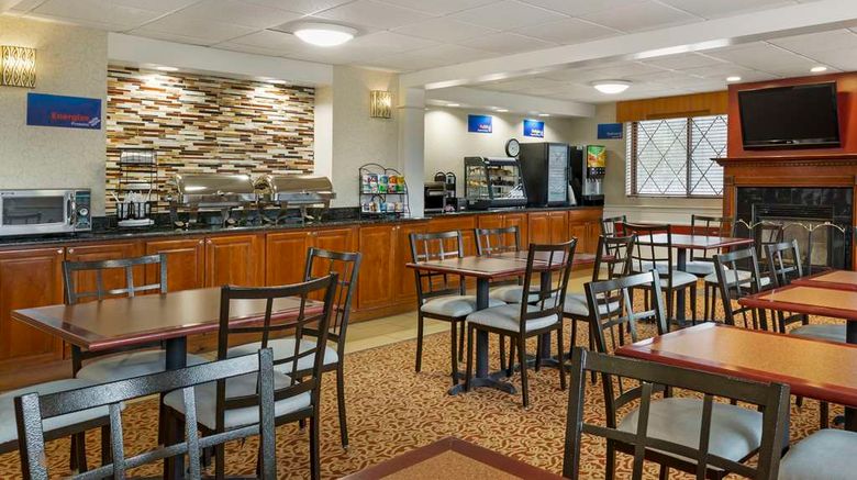 <b>Best Western Plus Inn at Sharon/Foxboro Restaurant</b>. Images powered by <a href="https://iceportal.shijigroup.com/" title="IcePortal" target="_blank">IcePortal</a>.