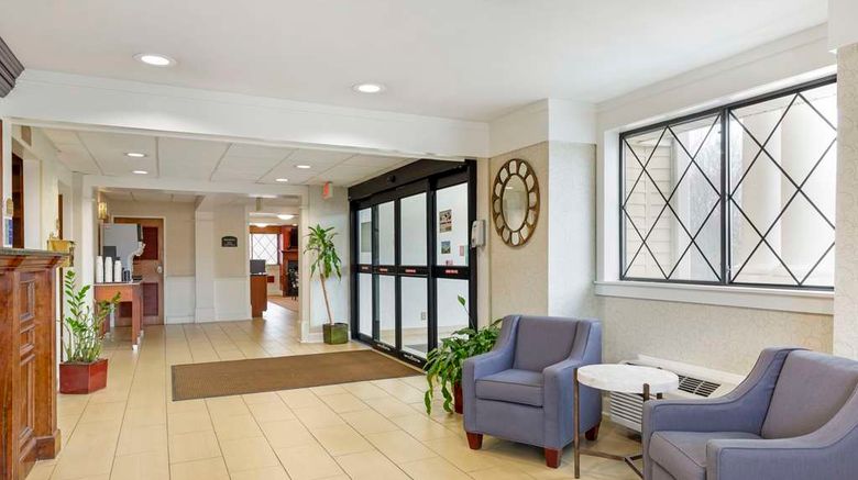 <b>Best Western Plus Inn at Sharon/Foxboro Lobby</b>. Images powered by <a href="https://iceportal.shijigroup.com/" title="IcePortal" target="_blank">IcePortal</a>.