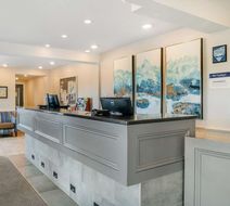 Best Western River Terrace Lobby