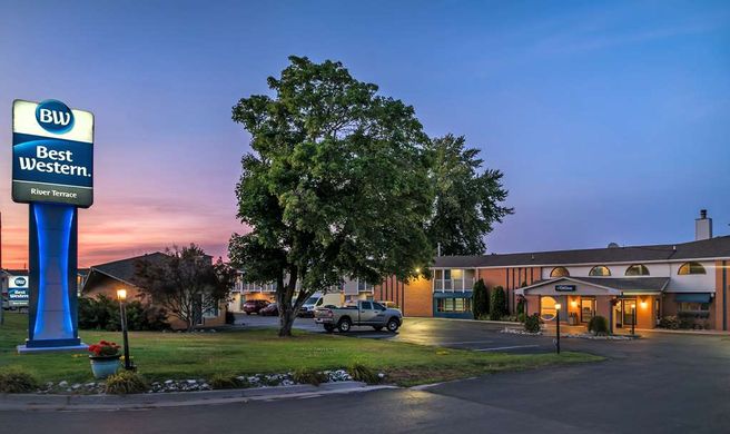 Best Western River Terrace Exterior
