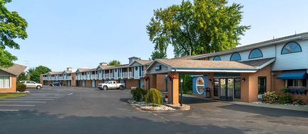 Best Western River Terrace Exterior