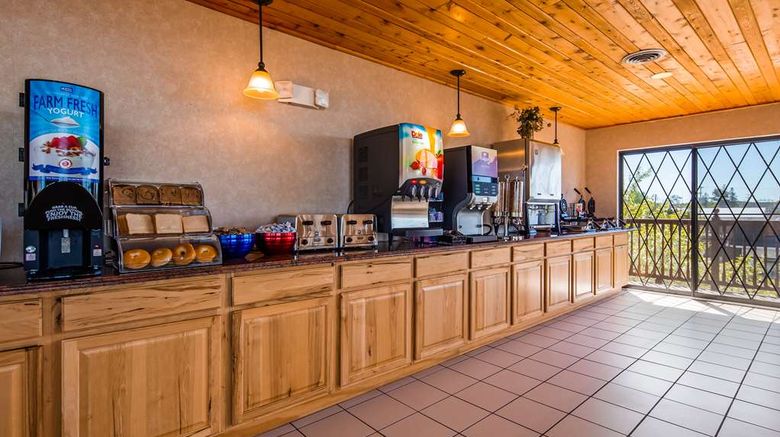 <b>Best Western Plus Dockside Waterfront Restaurant</b>. Images powered by <a href="https://iceportal.shijigroup.com/" title="IcePortal" target="_blank">IcePortal</a>.