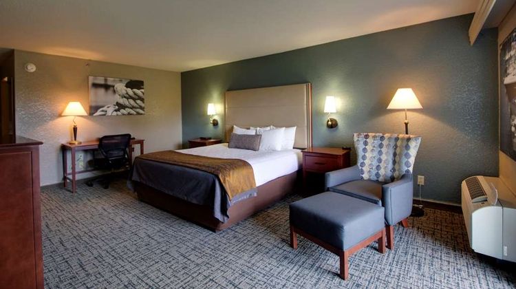 Best Western Harbour Pointe Lakefront Suite