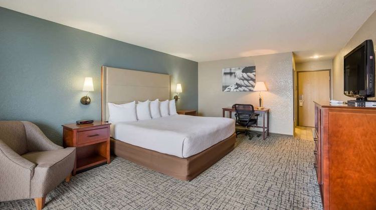 Best Western Harbour Pointe Lakefront Room