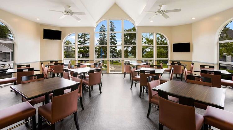Best Western Harbour Pointe Lakefront Restaurant