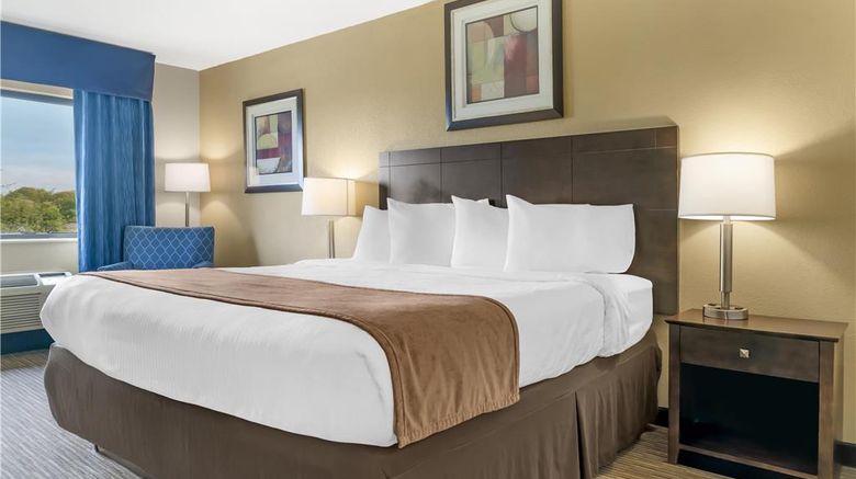 <b>Best Western Port Huron Blue Water Bridg Suite</b>. Images powered by <a href="https://iceportal.shijigroup.com/" title="IcePortal" target="_blank">IcePortal</a>.