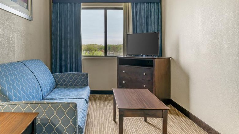 <b>Best Western Port Huron Blue Water Bridg Suite</b>. Images powered by <a href="https://iceportal.shijigroup.com/" title="IcePortal" target="_blank">IcePortal</a>.