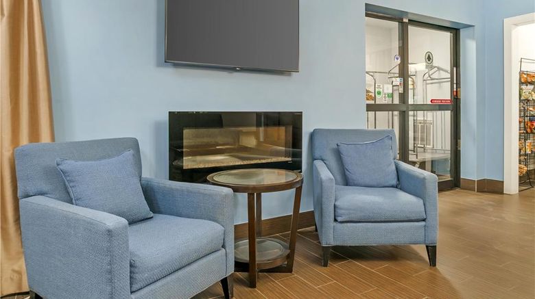 <b>Best Western Port Huron Blue Water Bridg Lobby</b>. Images powered by <a href="https://iceportal.shijigroup.com/" title="IcePortal" target="_blank">IcePortal</a>.