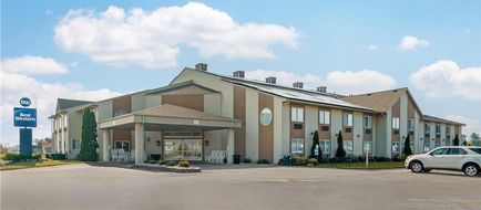 Best Western Lakewinds Exterior