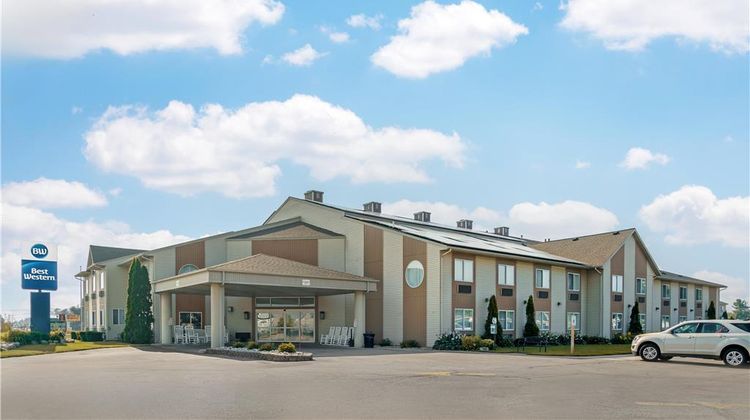 Best Western Lakewinds Exterior