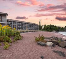 Best Western Plus Superior Inn Exterior