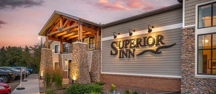Best Western Plus Superior Inn Exterior