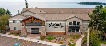 Best Western Plus Superior Inn Exterior