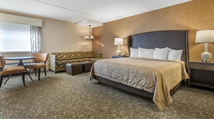 Best Western Plus Normandy Inn & Suites Room
