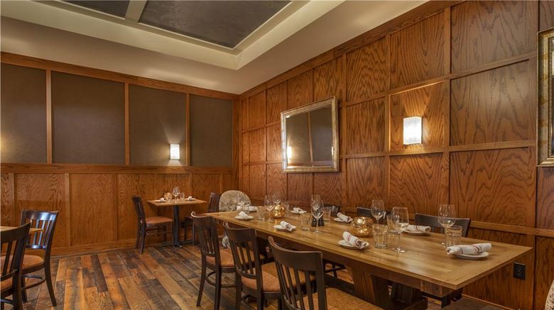 <b>Best Western Plus Normandy Inn & Suites Restaurant</b>. Images powered by <a href="https://iceportal.shijigroup.com/" title="IcePortal" target="_blank">IcePortal</a>.