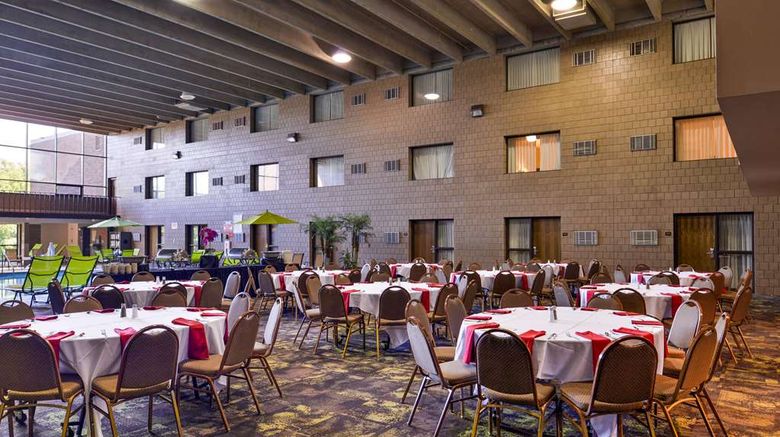 <b>Best Western Plus Kelly Inn Meeting</b>. Images powered by <a href="https://iceportal.shijigroup.com/" title="IcePortal" target="_blank">IcePortal</a>.