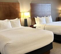 Best Western Plus Kelly Inn Room