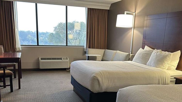 Best Western Plus Kelly Inn Room
