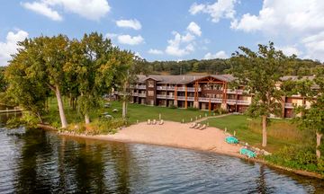 Best Western Premier Ldg On Lake Detroit