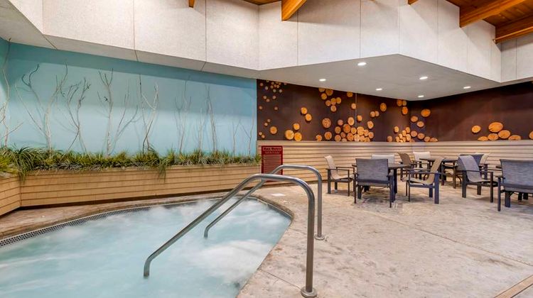 Best Western Premier Ldg On Lake Detroit Pool