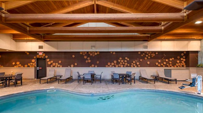 <b>Best Western Premier Ldg On Lake Detroit Pool</b>. Images powered by <a href="https://iceportal.shijigroup.com/" title="IcePortal" target="_blank">IcePortal</a>.