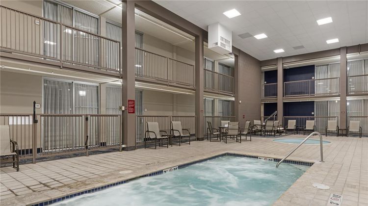 Best Western Plus Willmar Pool