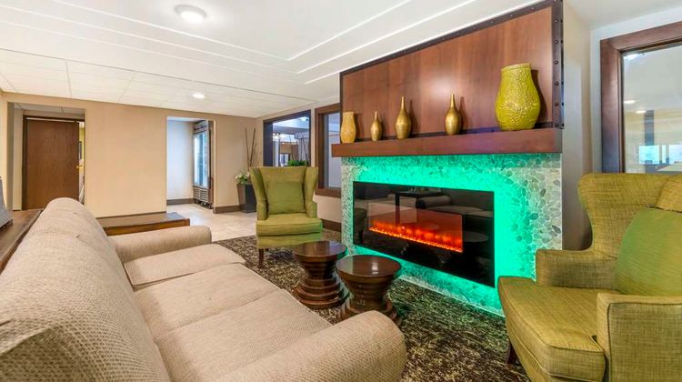 Best Western Plus New Ulm Lobby