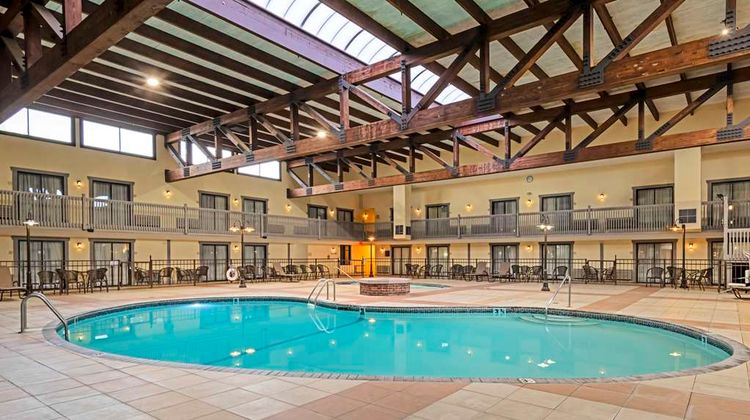 Best Western Plus New Ulm Pool