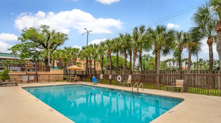 Best Western Oak Manor Pool
