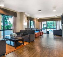 Best Western Oak Manor Lobby