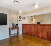 Best Western Oak Manor Lobby