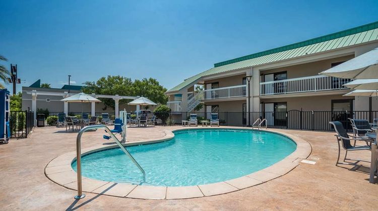 Best Western Flagship Inn Pool