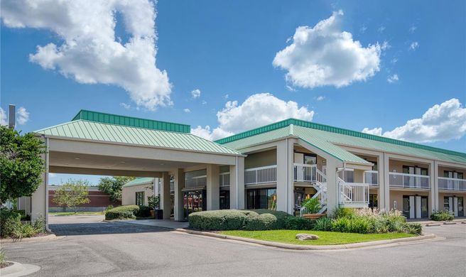 Best Western Flagship Inn Exterior