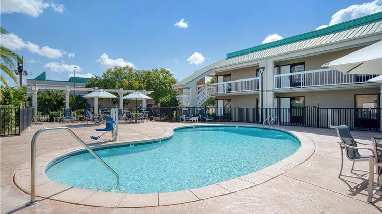 Best Western Flagship Inn Pool