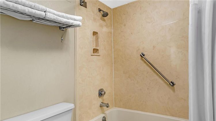 Best Western Airport Inn Room