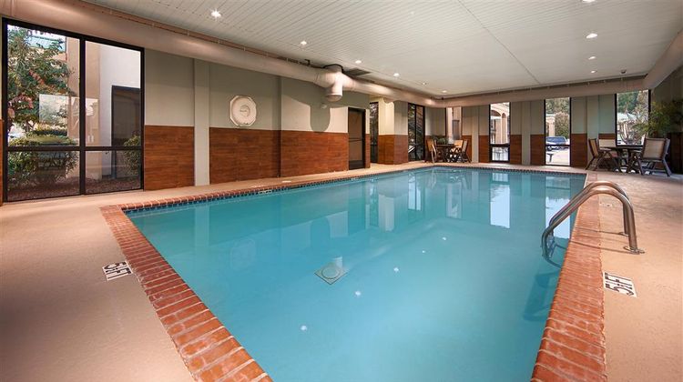 Best Western Executive Suites Pool