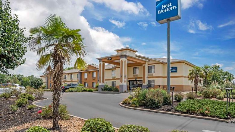 <b>Best Western Canton Inn Exterior</b>. Images powered by <a href="https://iceportal.shijigroup.com/" title="IcePortal" target="_blank">IcePortal</a>.