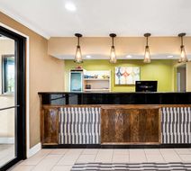 Best Western Gateway Inn Lobby