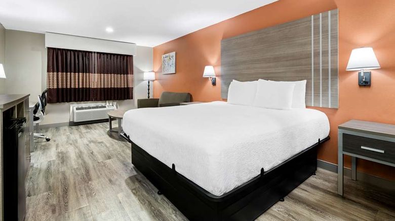 <b>Best Western Gateway Inn Room</b>. Images powered by <a href="https://iceportal.shijigroup.com/" title="IcePortal" target="_blank">IcePortal</a>.