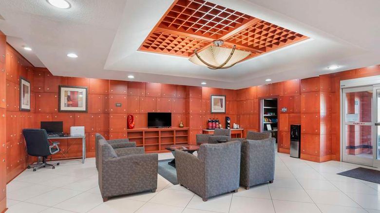 <b>Best Western Plus Flowood Inn & Suites Lobby</b>. Images powered by <a href="https://iceportal.shijigroup.com/" title="IcePortal" target="_blank">IcePortal</a>.