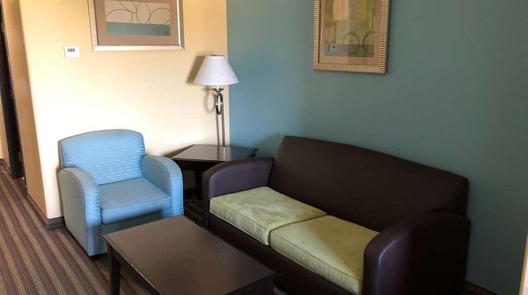 Best Western Plus Goodman Inn & Suites Room