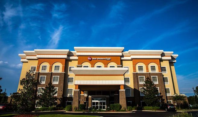 Best Western Plus Goodman Inn & Suites Exterior