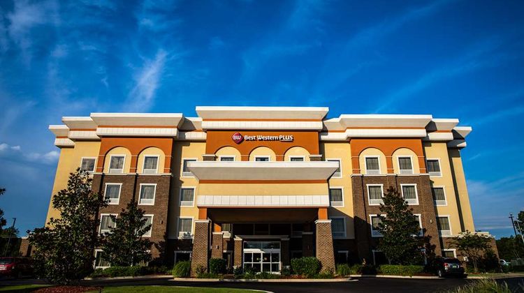 Best Western Plus Goodman Inn & Suites Exterior