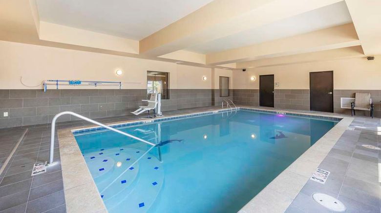 <b>Best Western Plus Tupelo Inn & Suites Pool</b>. Images powered by <a href="https://iceportal.shijigroup.com/" title="IcePortal" target="_blank">IcePortal</a>.