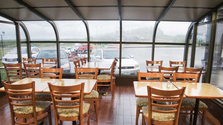 <b>Best Western Coachlight Restaurant</b>. Images powered by <a href="https://iceportal.shijigroup.com/" title="IcePortal" target="_blank">IcePortal</a>.