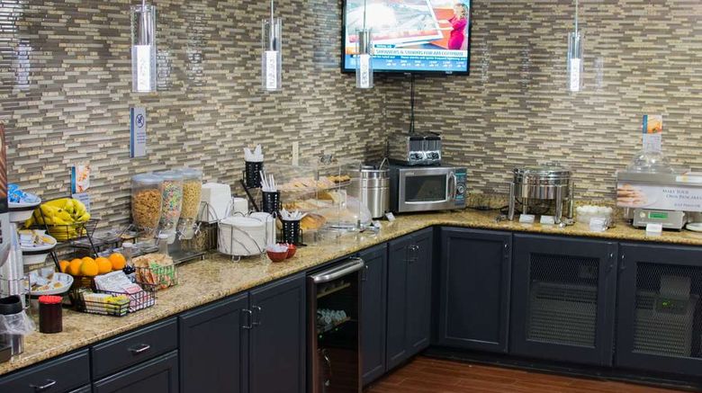 <b>Best Western Coachlight Restaurant</b>. Images powered by <a href="https://iceportal.shijigroup.com/" title="IcePortal" target="_blank">IcePortal</a>.