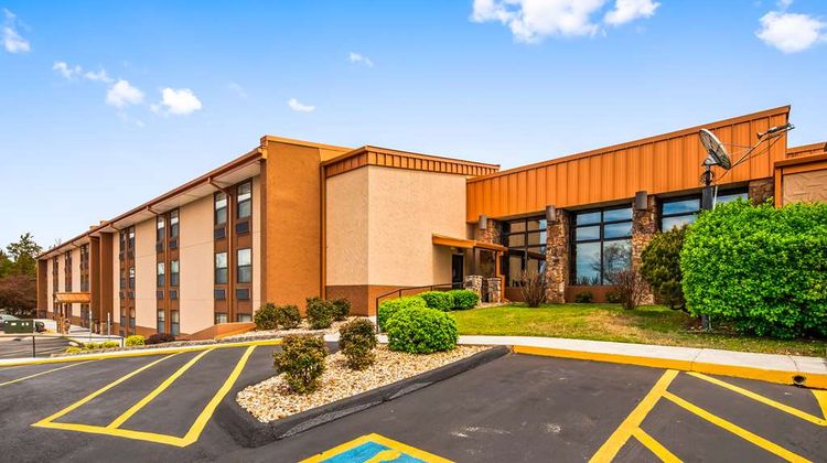 Best Western Center Pointe Inn Exterior