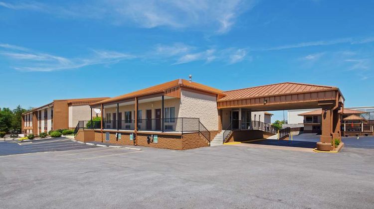 Best Western Center Pointe Inn Exterior