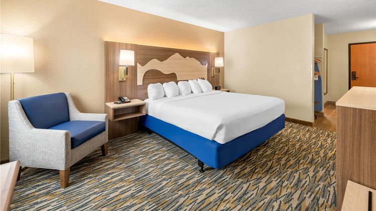 Best Western Center Pointe Inn Room