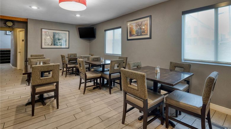 <b>SureStay by Best Western Country Inn N Restaurant</b>. Images powered by <a href="https://iceportal.shijigroup.com/" title="IcePortal" target="_blank">IcePortal</a>.
